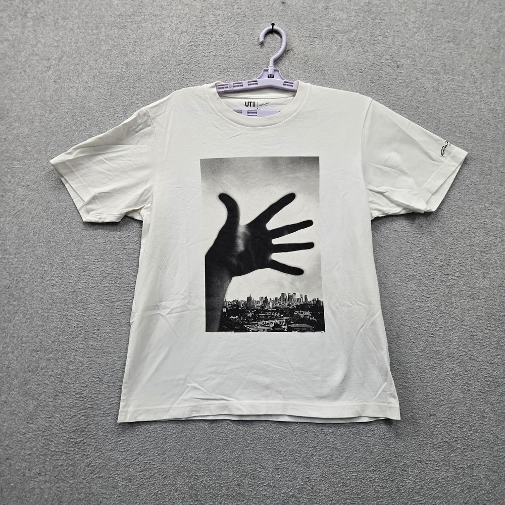 Uniqlo x Daido Mariyama Men Shirt M White Graphic Hand Cityscape